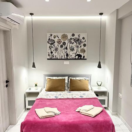 Blueline Apartment 2 ลูตรากี ภายนอก รูปภาพ