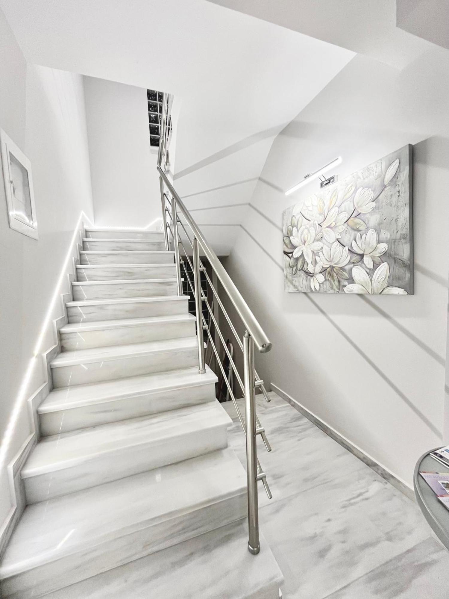 Blueline Apartment 2 ลูตรากี ภายนอก รูปภาพ