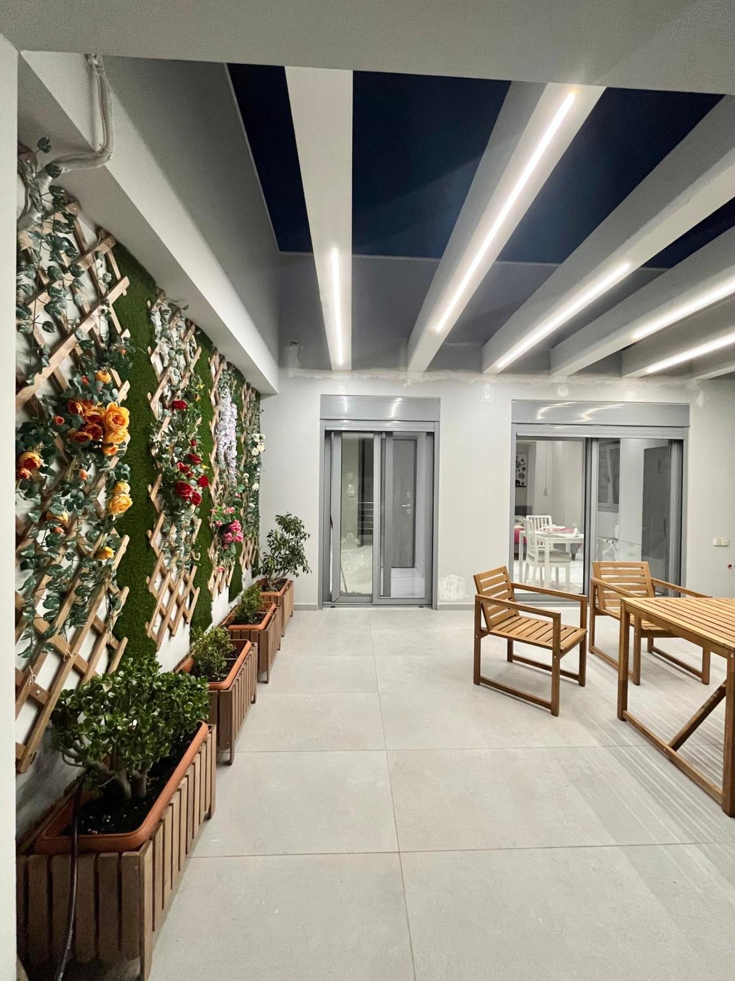Blueline Apartment 2 ลูตรากี ภายนอก รูปภาพ