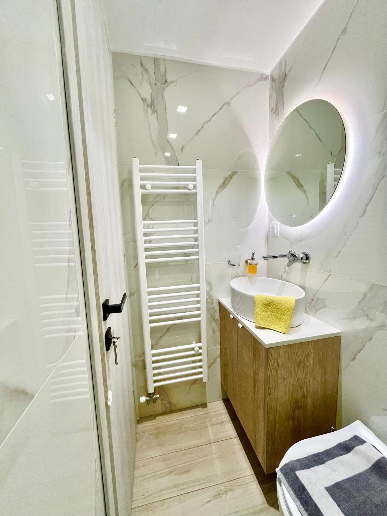 Blueline Apartment 2 ลูตรากี ภายนอก รูปภาพ