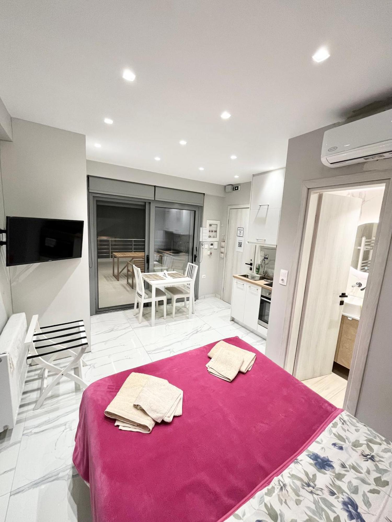 Blueline Apartment 2 ลูตรากี ภายนอก รูปภาพ